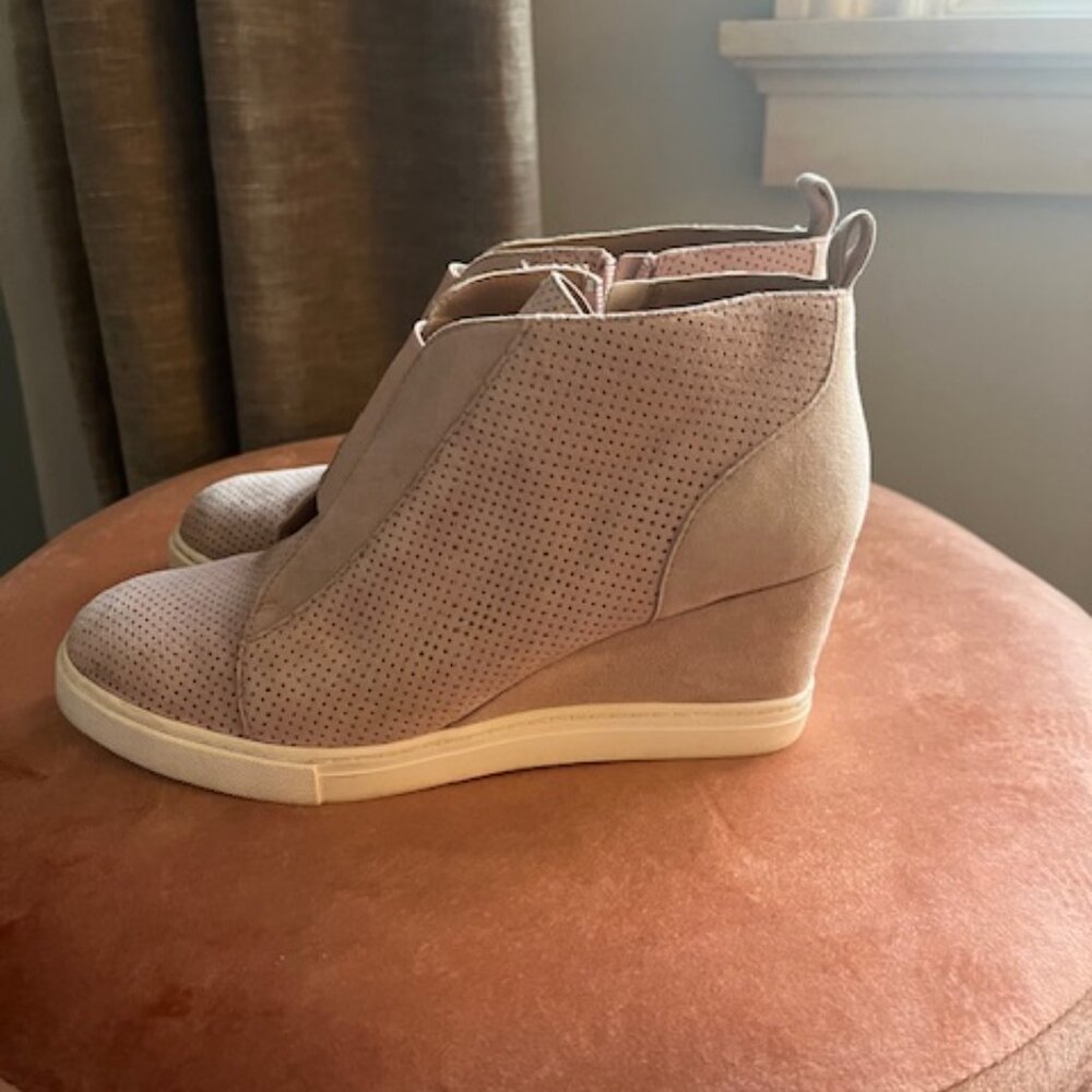 Linea Paolo Wedge Bootie